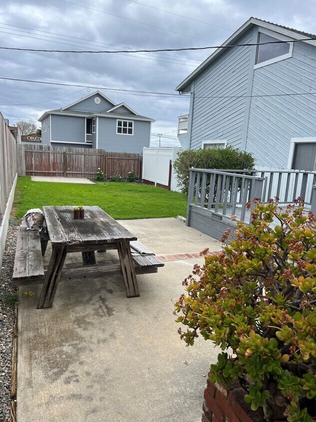 Primary Photo - Cozy 2 bed, 3/4 bath Beach House in Cayuco...