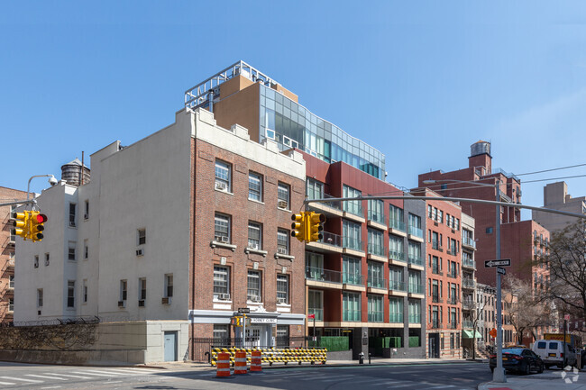 Building Photo - 337 E 62nd St
