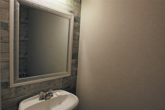 Foto del edificio - 6335 Torrance Elms Ct