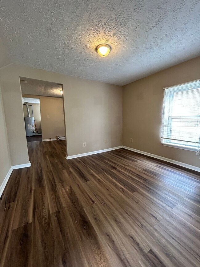 Foto del edificio - 2 Bedroom Single Family Home Alert!!!
