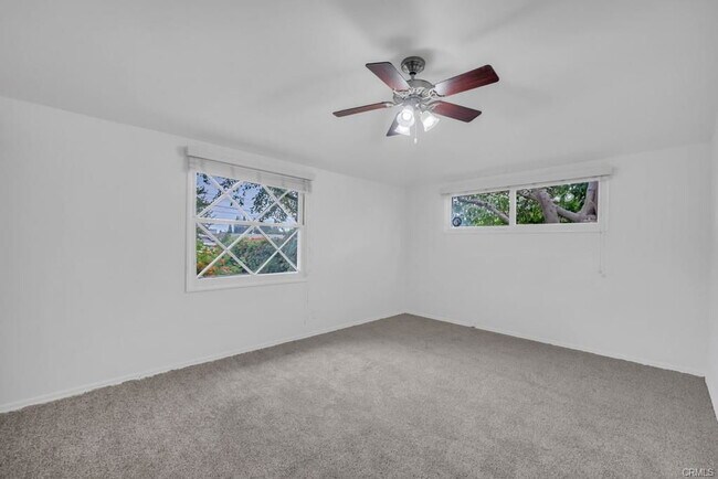 Foto del edificio - 9339 Louise Ave