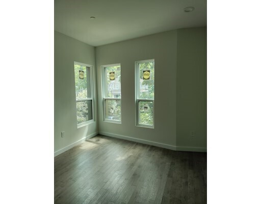 Building Photo - 127 Hyde Park Ave