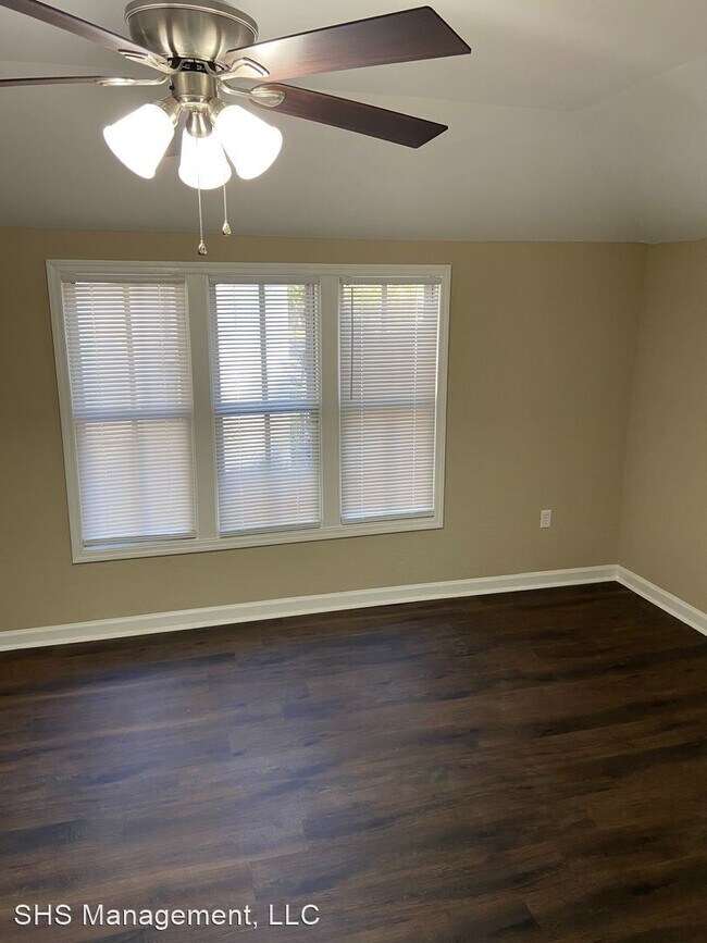 Foto del edificio - 4 br, 2 bath House - 112 Edwards Street
