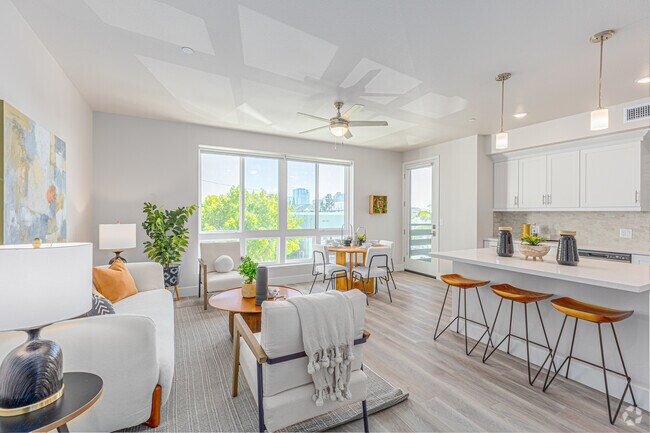 2 habitaciones, 2 baños - 120 m² - Sala de estar - Asano on Fourth - Bankers Hill/Little Italy