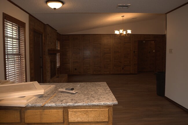 Building Photo - 1901 Richard Dr