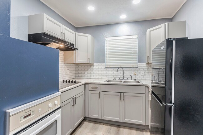 Foto del edificio - 1016 S Chester St