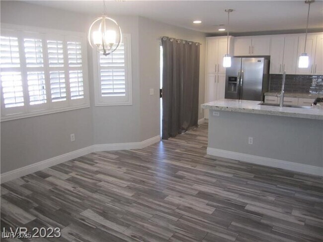 Foto del edificio - 2058 Smoketree Village Cir