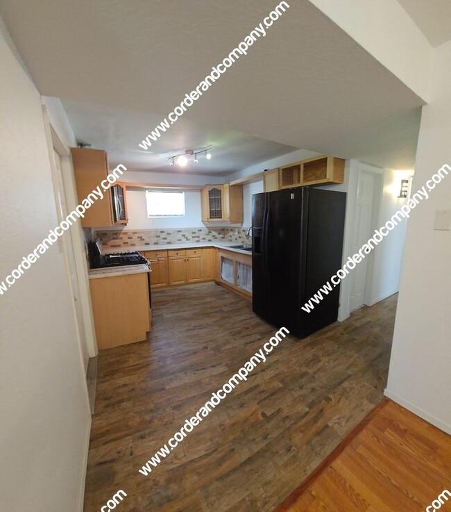 Foto del edificio - Nice 3 Bedroom, 2 Bathroom and 1,120 Sq Ft. Home Great Location in NE Heights.