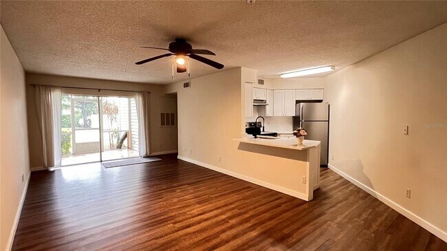 Foto del edificio - 3900 Southpointe Dr