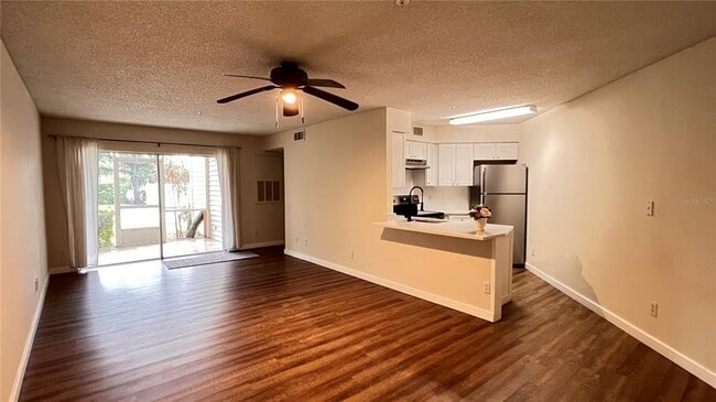 Building Photo - 3900 Southpointe Dr