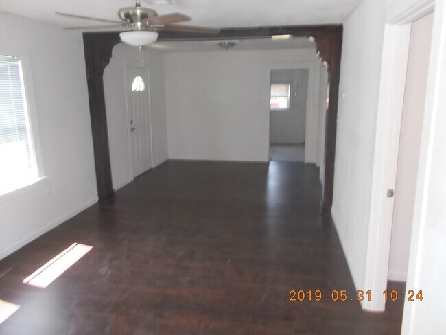 Foto del edificio - Oildale House - Coming Soon!