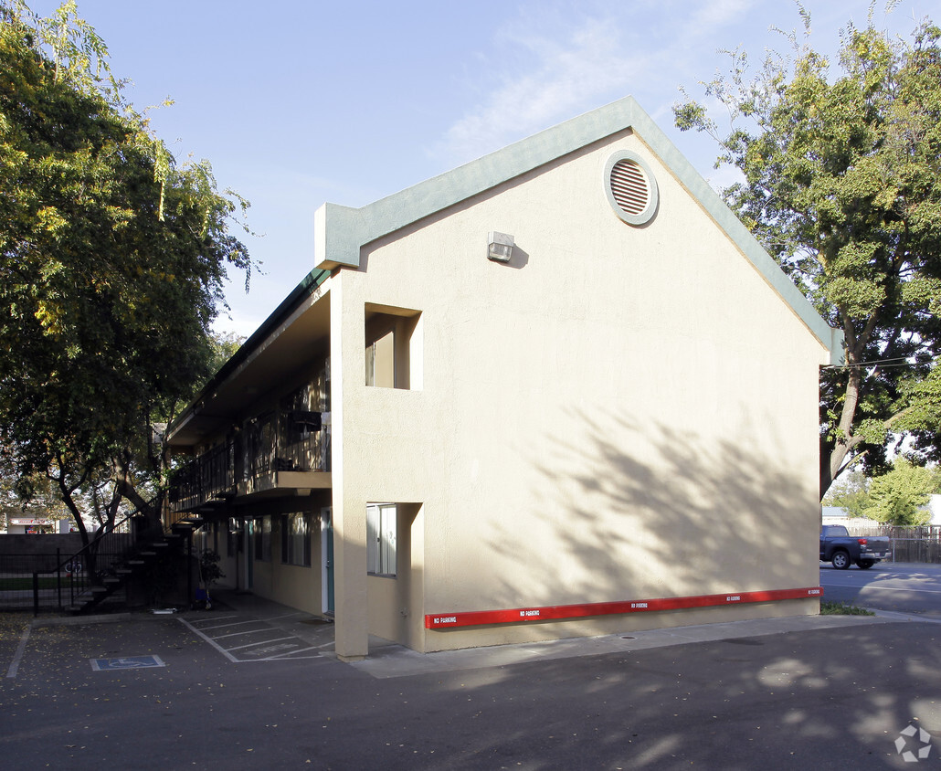 Building Photo - Sojourner Truth Gardens