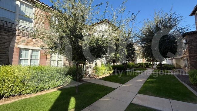 Building Photo - 3621 E Horace Dr
