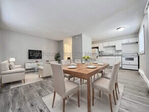 Building Photo - 1545 Carmil Dr