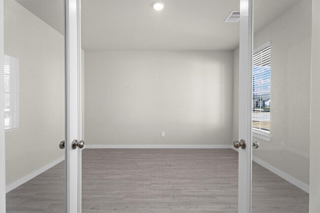 Foto del edificio - 713 Ivory Crk Ct