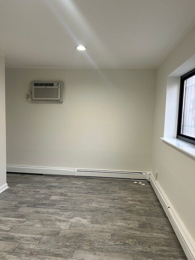 Estudio - 17-19 68th St