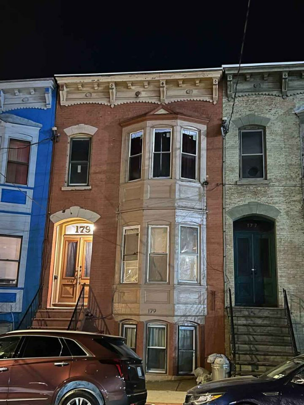 Primary Photo - 179 Elk St
