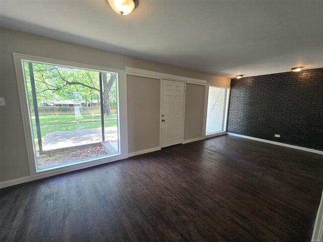 Foto del edificio - 3709 Wesley Dr