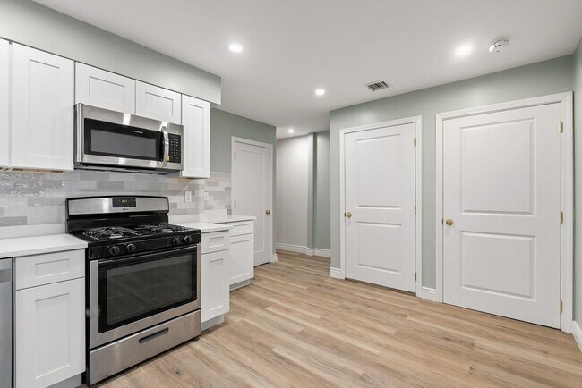 Foto del edificio - 8 1/2 Intervale St