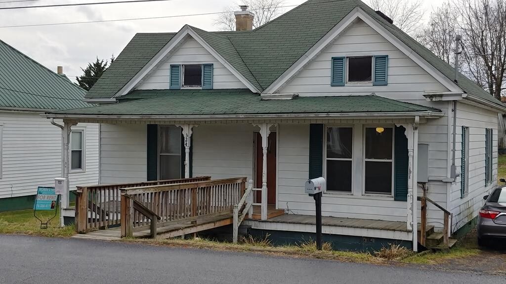 Primary Photo - 324 Grace St