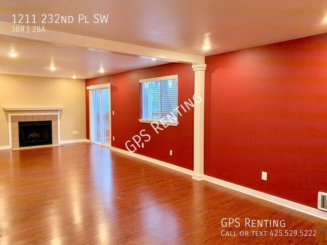 Building Photo - Beautiful updated 3/2 rambler in Northshor...