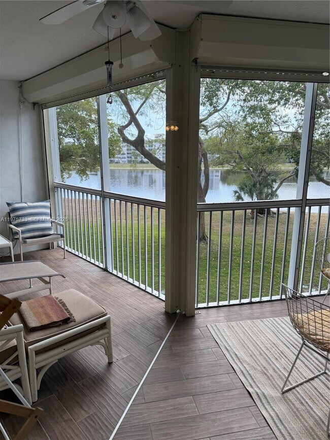 Foto del edificio - 2940 N Course Dr