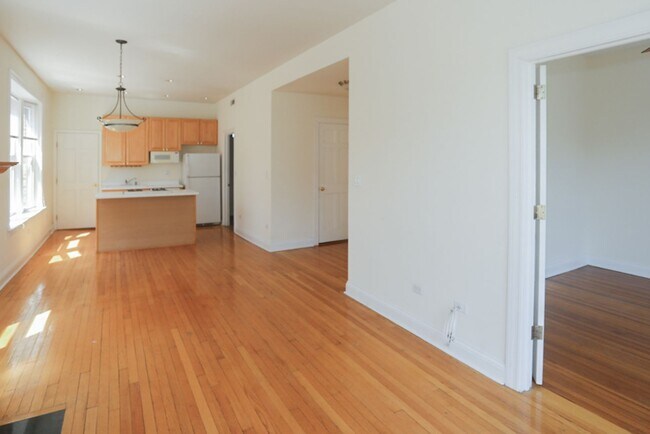 Foto del edificio - 3852 N Southport Ave