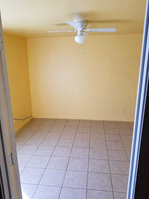 Primary Photo - 425 N D St