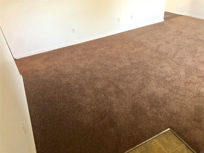 Building Photo - 122 Lazarcheff Dr