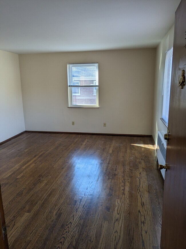 Building Photo - 6965 Murray Ave