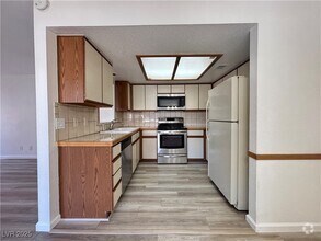 Building Photo - 1341 Del Mar St