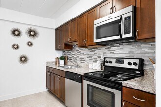 Building Photo - Stonegate at Devon Apartment Homes