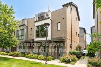 Building Photo - 815 Melpark Ct