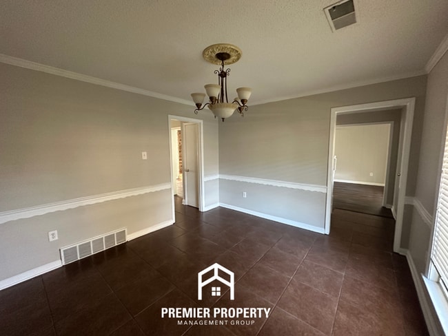 Photo - 2714 Gerald Ford Dr W House