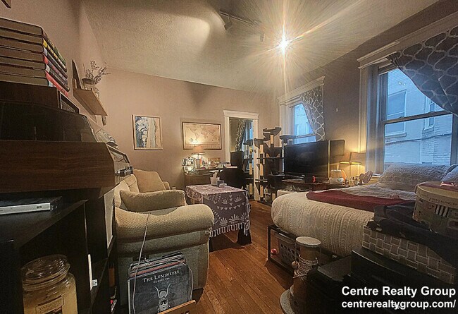 Building Photo - 9 Colborne Rd