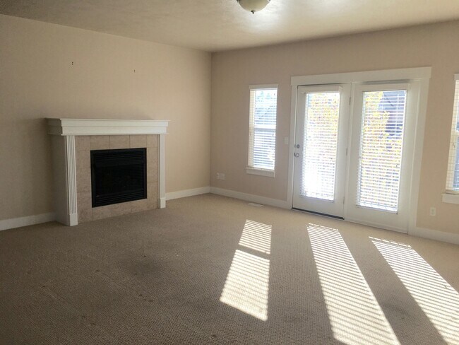 Foto del edificio - Luxury Townhome in Sandy!!