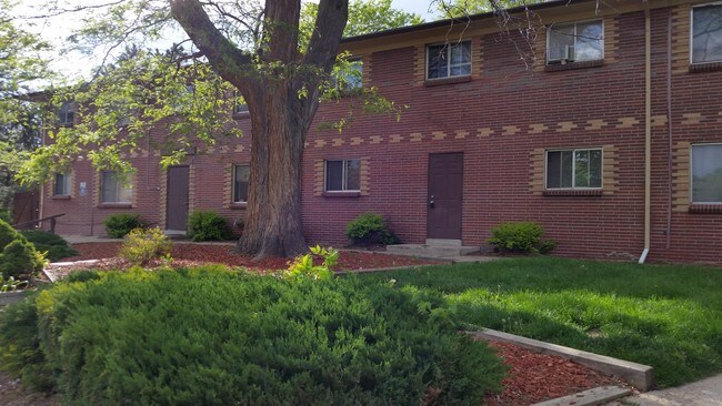 Building Photo - 9995 W 59th Pl