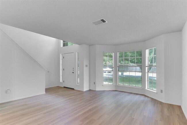 Foto del edificio - 8313 Columbia Falls Dr