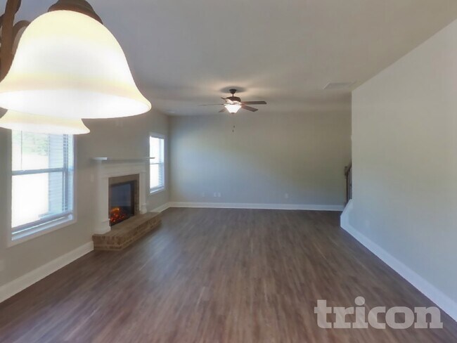 Foto del edificio - 131 Huntsman Dr