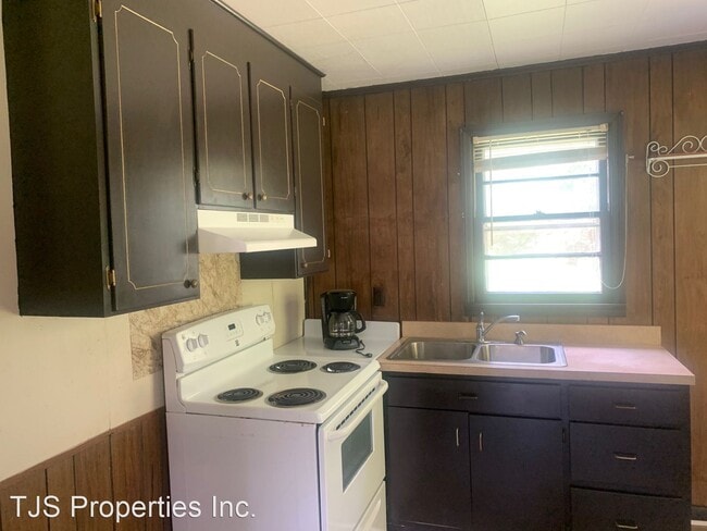 Building Photo - 2 br, 1 bath House - 9156 Hwy 17 N