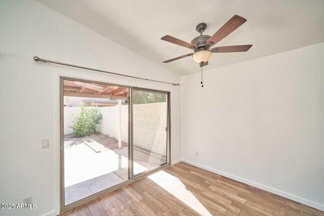 Building Photo - 2701 W Temple St