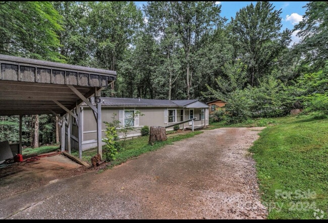Building Photo - 5 Valleywood Ct