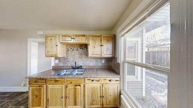 Building Photo - 219 N Institute St