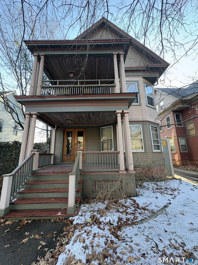 Building Photo - 792 Elm St