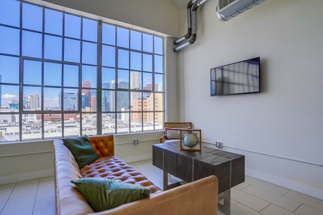 Foto del edificio - 939 South Broadway