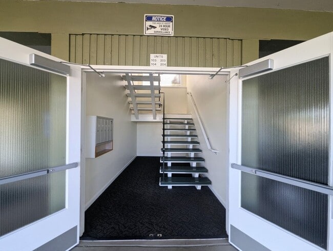 Photo - 2bd/1ba Edmonds Condo