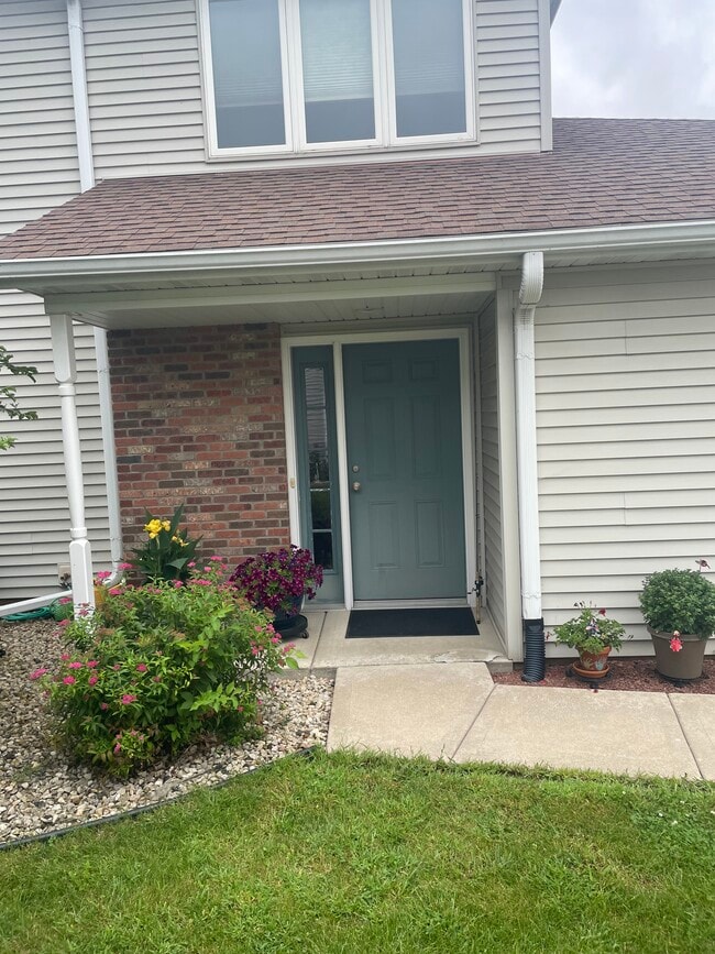 Building Photo - 5571 Osborn Dr