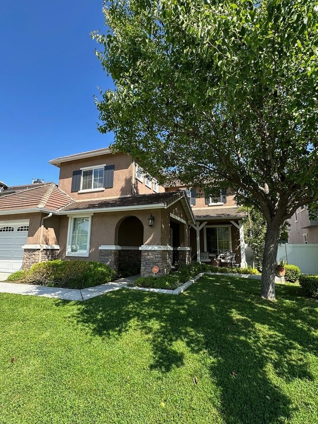 Building Photo - Beautiful 5 Bed/3 Bath Murrieta Gem with P...