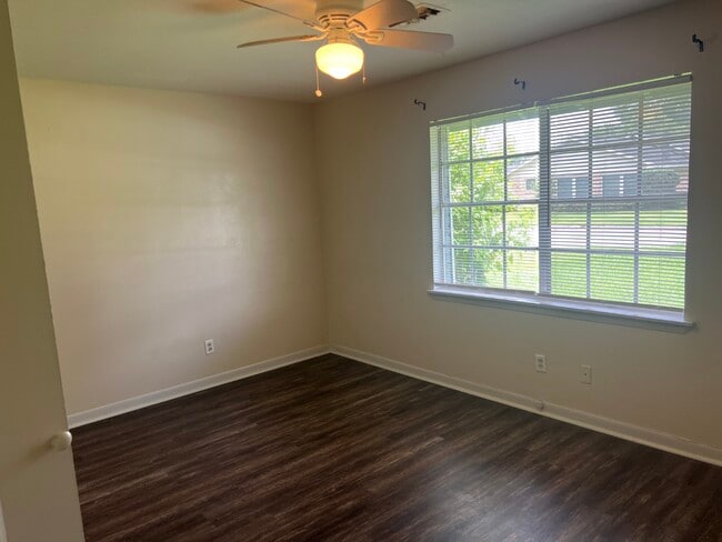 Building Photo - 375 Littlejohn Dr