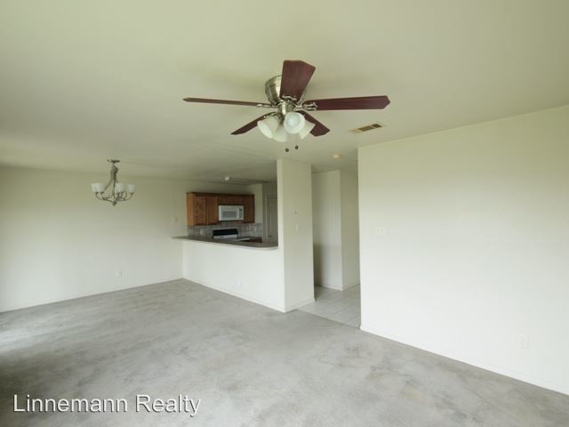 Foto del edificio - 3709 Woodrow Dr